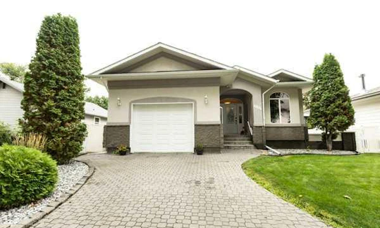 4806 52 Ave.