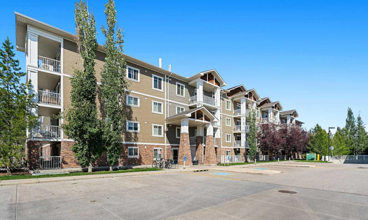 208-304 Cranberry Park SE