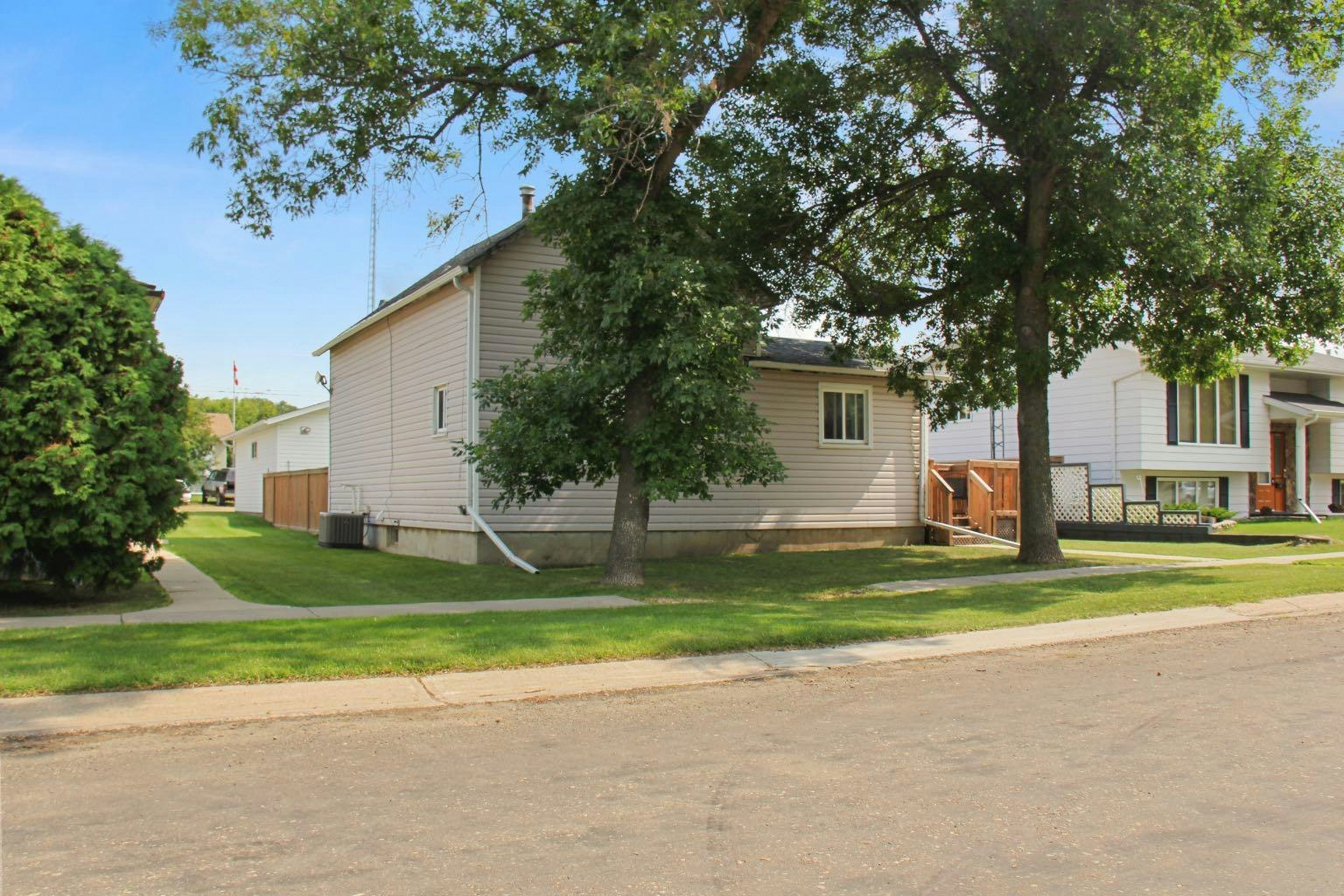 5129 51 Street, Daysland, AB, T0B 1A0