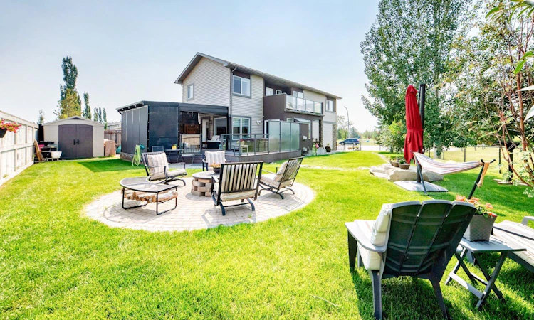 331 Royal Birch View NW
