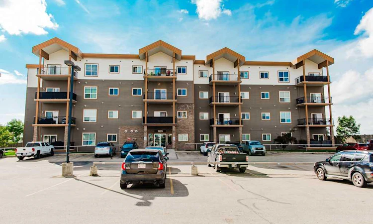 203-9225 Lakeland Dr
