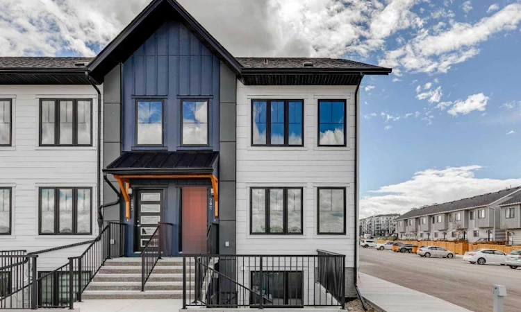 202-40 Livingston Parade NE