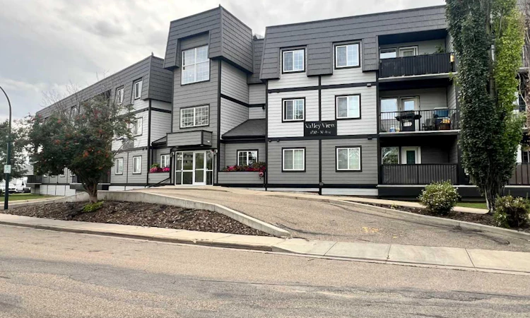 303-3730 50 Avenue