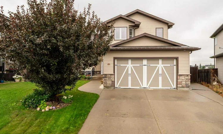 532 Margaret Sutherland Crescent N