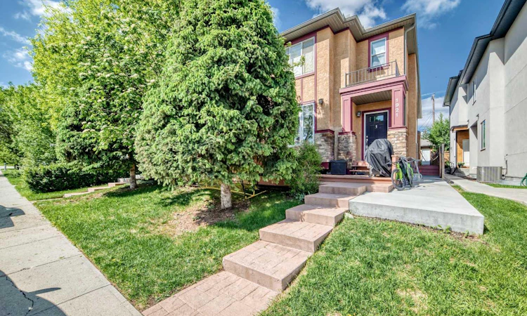 2-1921 30 Street SW