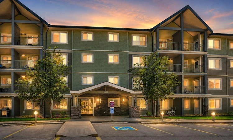 1312-181 Skyview Ranch Manor NE