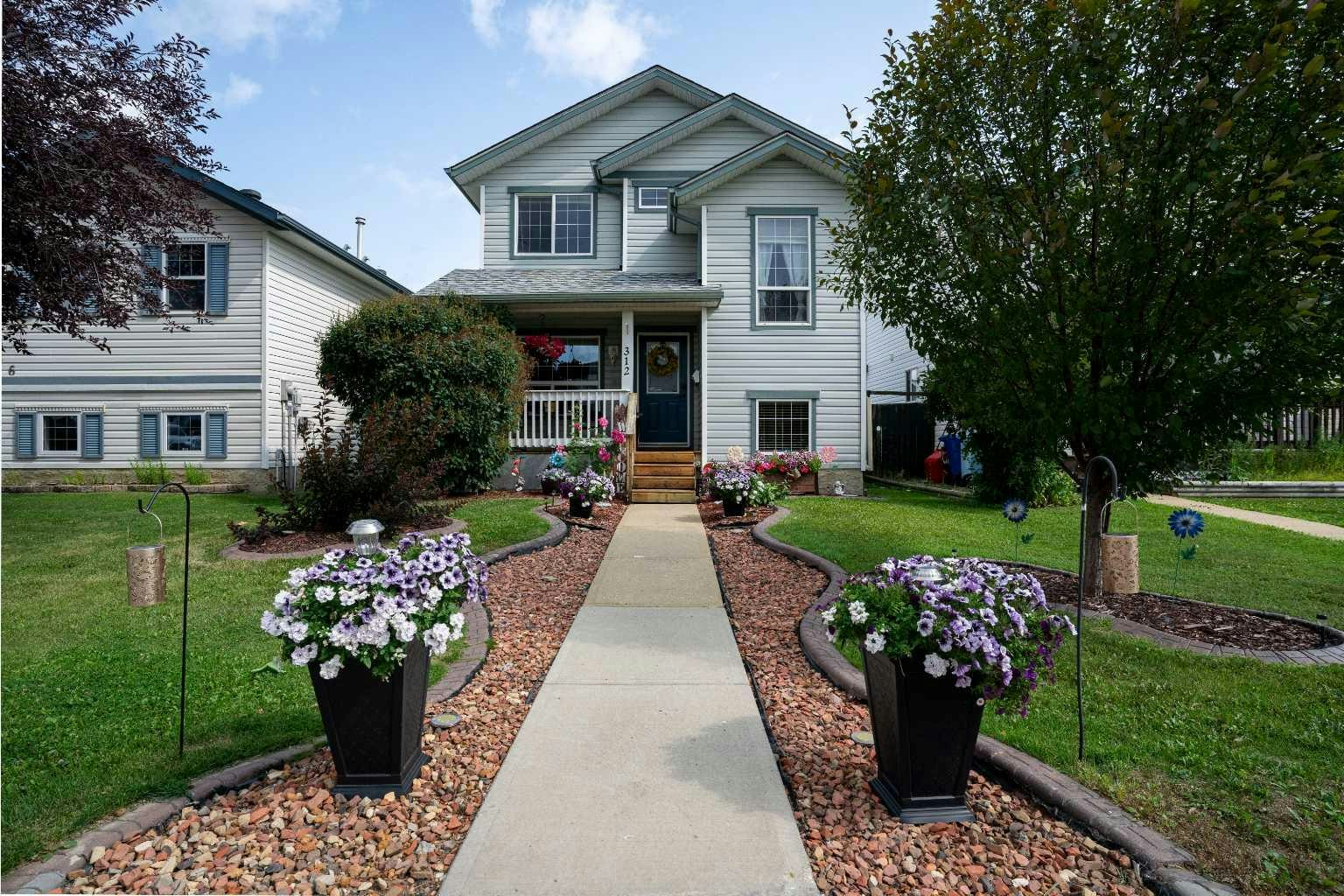 312 Diefenbaker Drive - 3