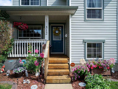312 Diefenbaker Drive - 2