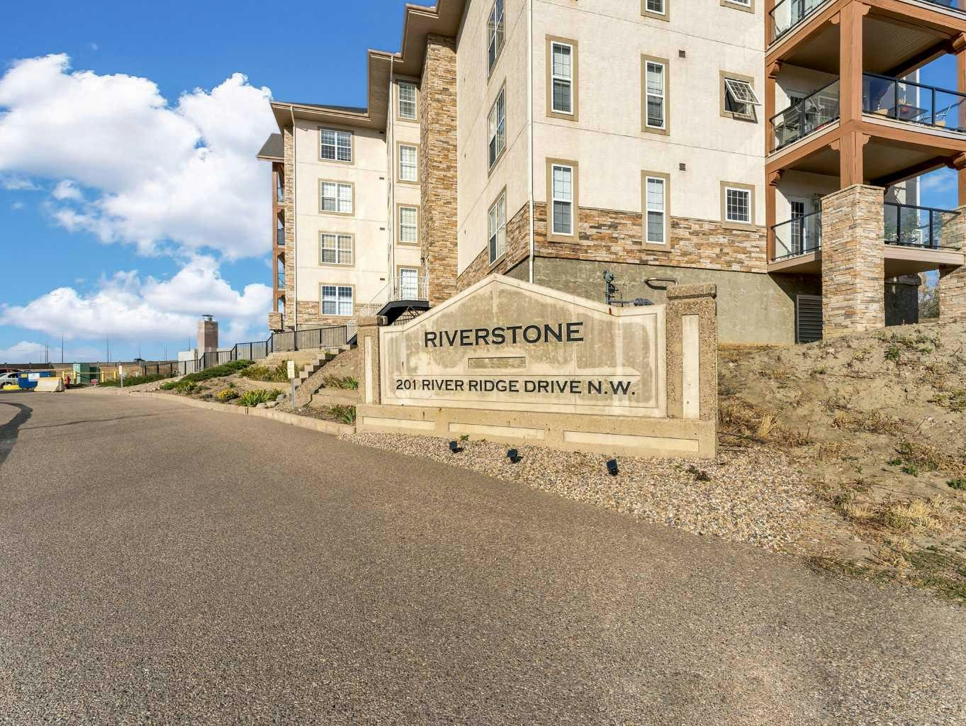 427-201 River Ridge Drive NW, Medicine Hat, AB, T1A 8V5