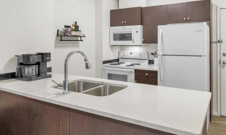 1108-73 Erin Woods Court SE