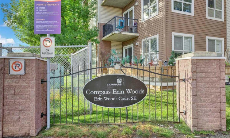 1108-73 Erin Woods Court SE