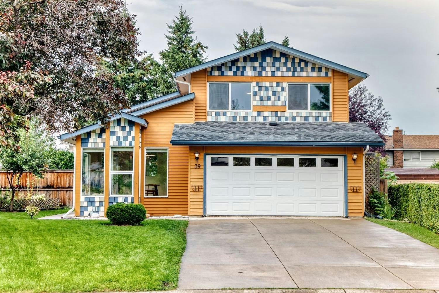 39 Woodfield Crescent SW, Calgary, AB, T2W 3W2