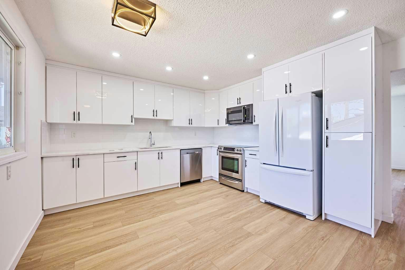 3644 Dover Ridge Drive SE, Calgary, AB, T2B 2B4