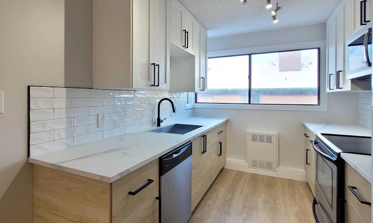 29-2400 15 Street SW