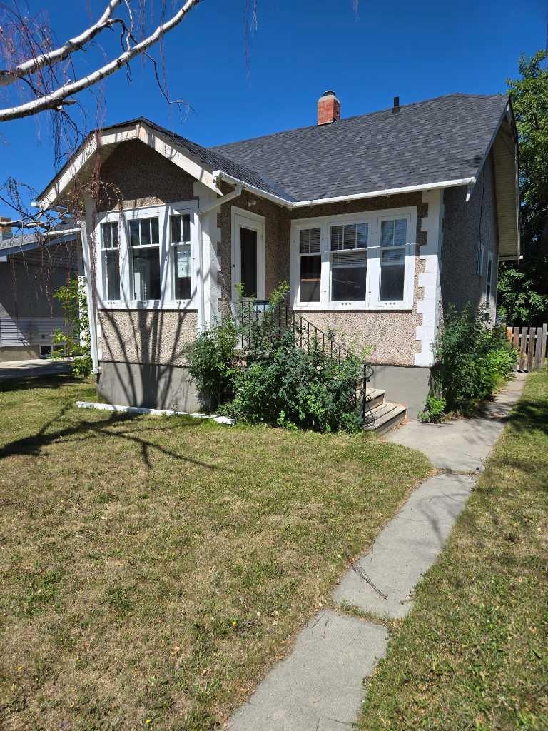 1536 23 Avenue NW, Calgary, AB, T2M 1V1