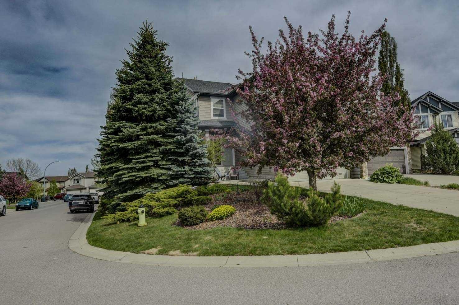 204 Eversyde Mews SW, Calgary, AB, T2Y 5A4