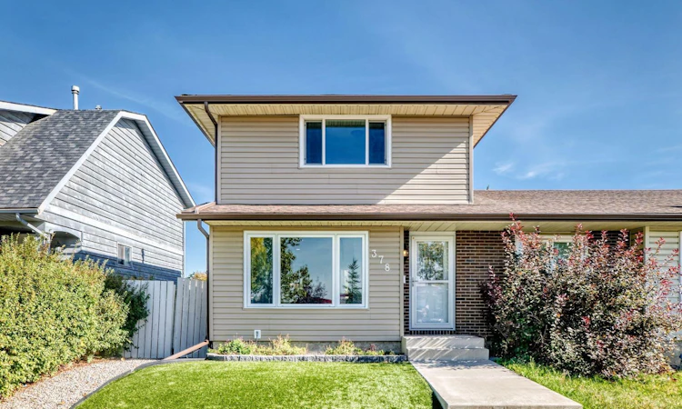 378 Midridge Drive SE