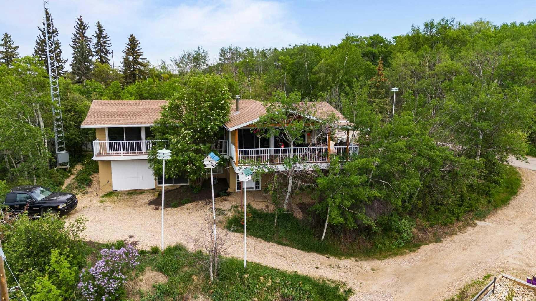 325 Minnewaukan Road, Camrose, AB, T4V 2M9