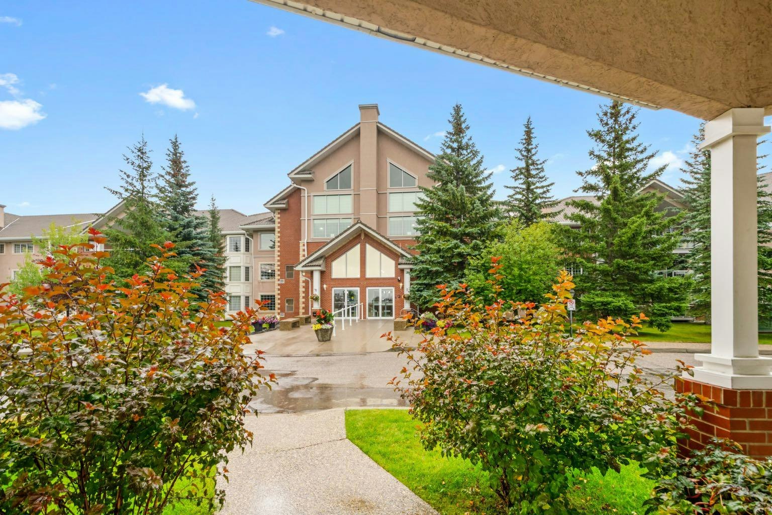 246-6868 Sierra Morena Boulevard SW, Calgary, AB, T3H 3R6