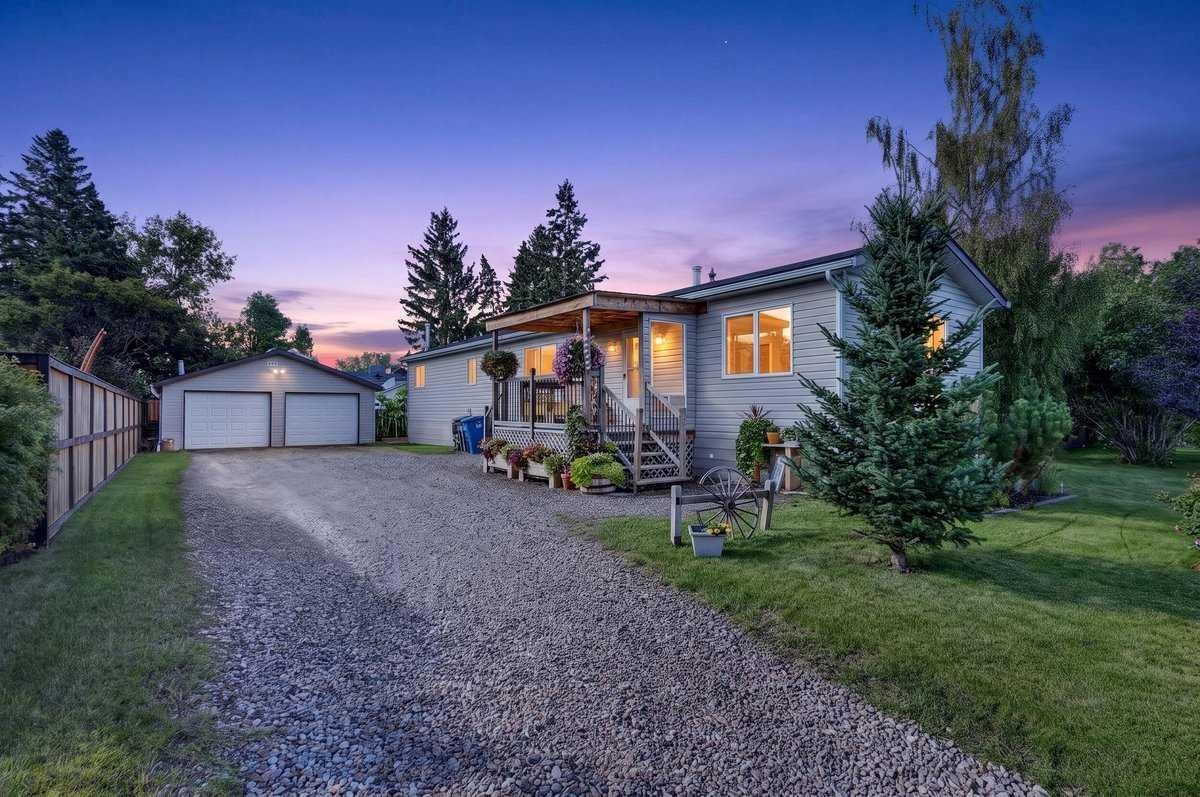 1223 Downie Street, Carstairs, AB, T0M 0N0