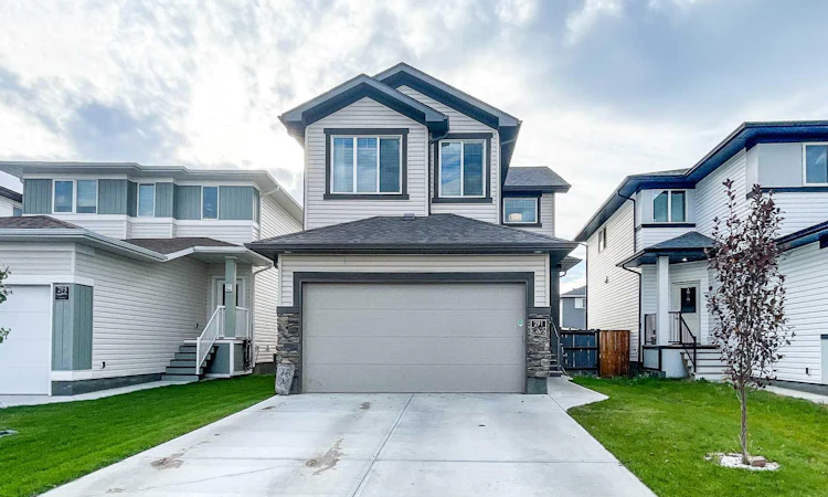 291 Northlander Bend W