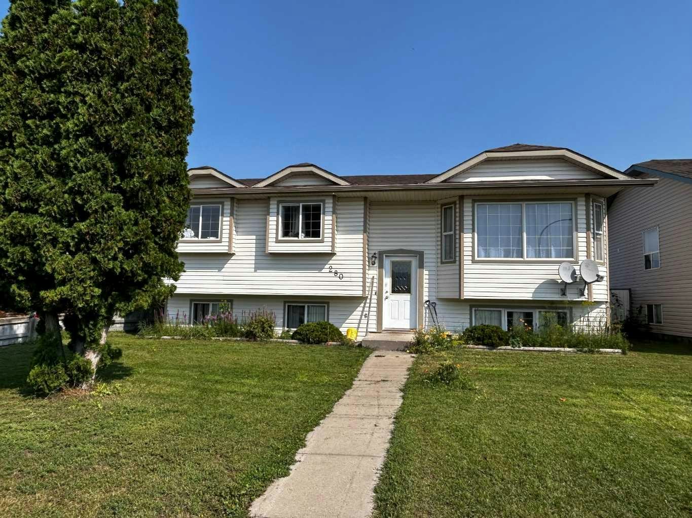 280 Upland Avenue W, Brooks, AB, T1R 1K1