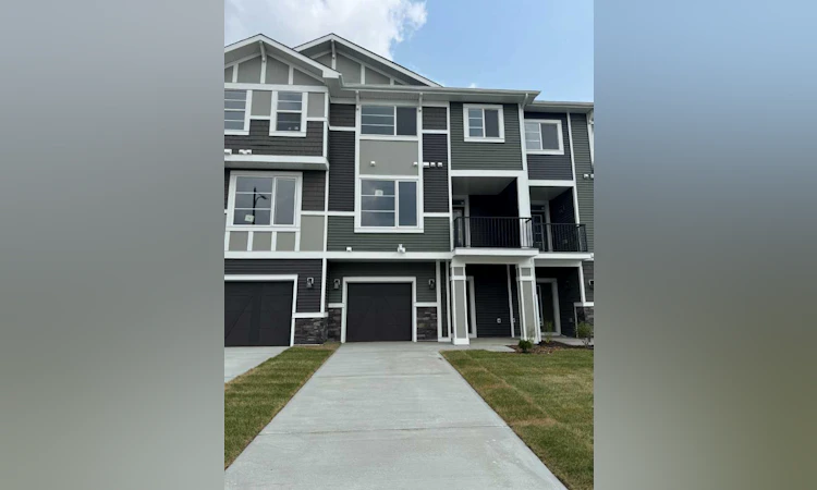 8 Waterford Glen