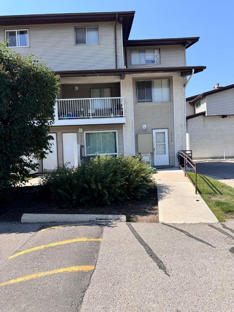 1111-200 Brookpark Drive SW, Calgary, AB, T2W 3E5