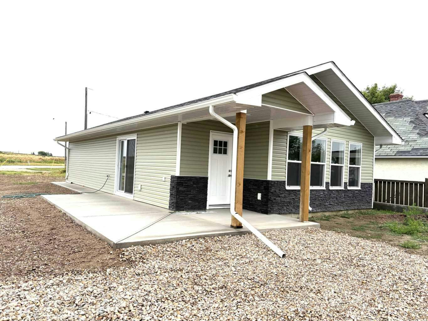 418 Main Street N, Redcliff, AB, T0J 2P2