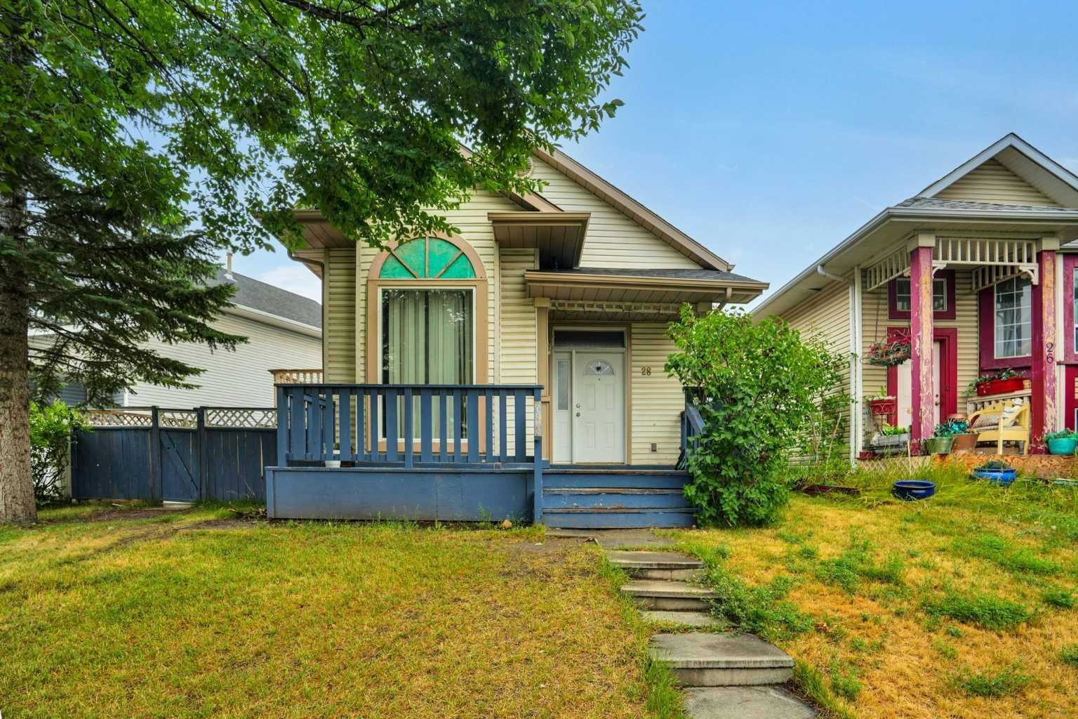 28 Martinridge Road NE, Calgary, AB, T3J 3L4