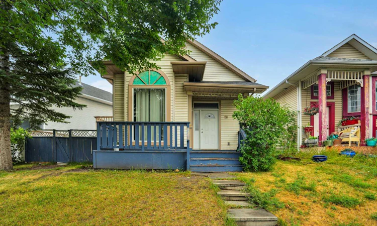 28 Martinridge Road NE