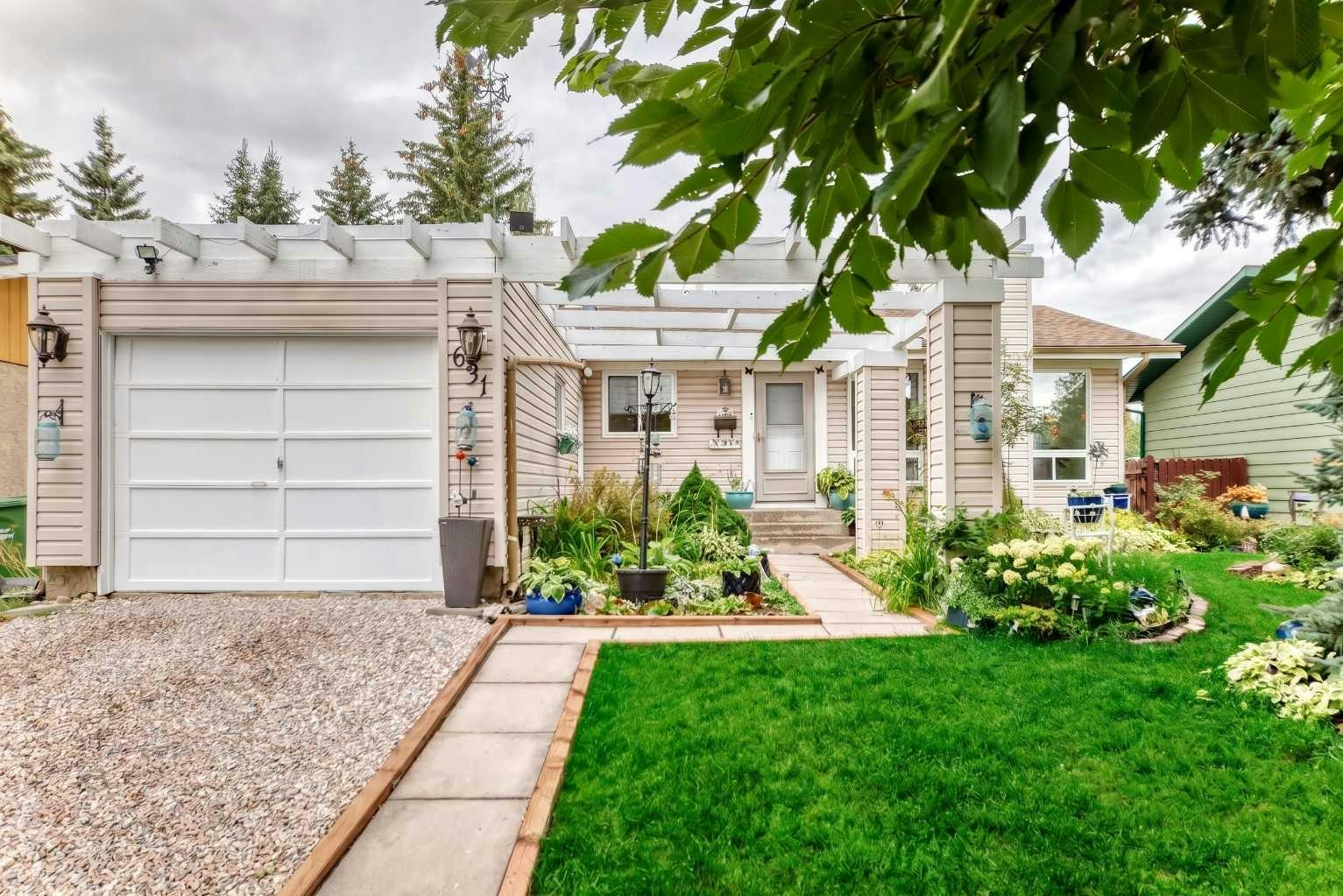 631 Brookpark Drive SW, Calgary, AB, T2W 2P8