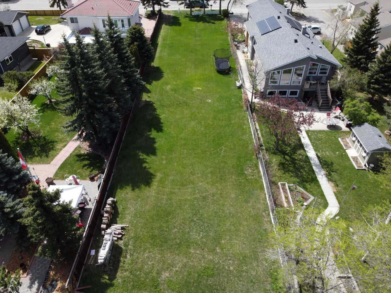 8520 48 Avenue NW, Calgary, AB, T3B 2A6