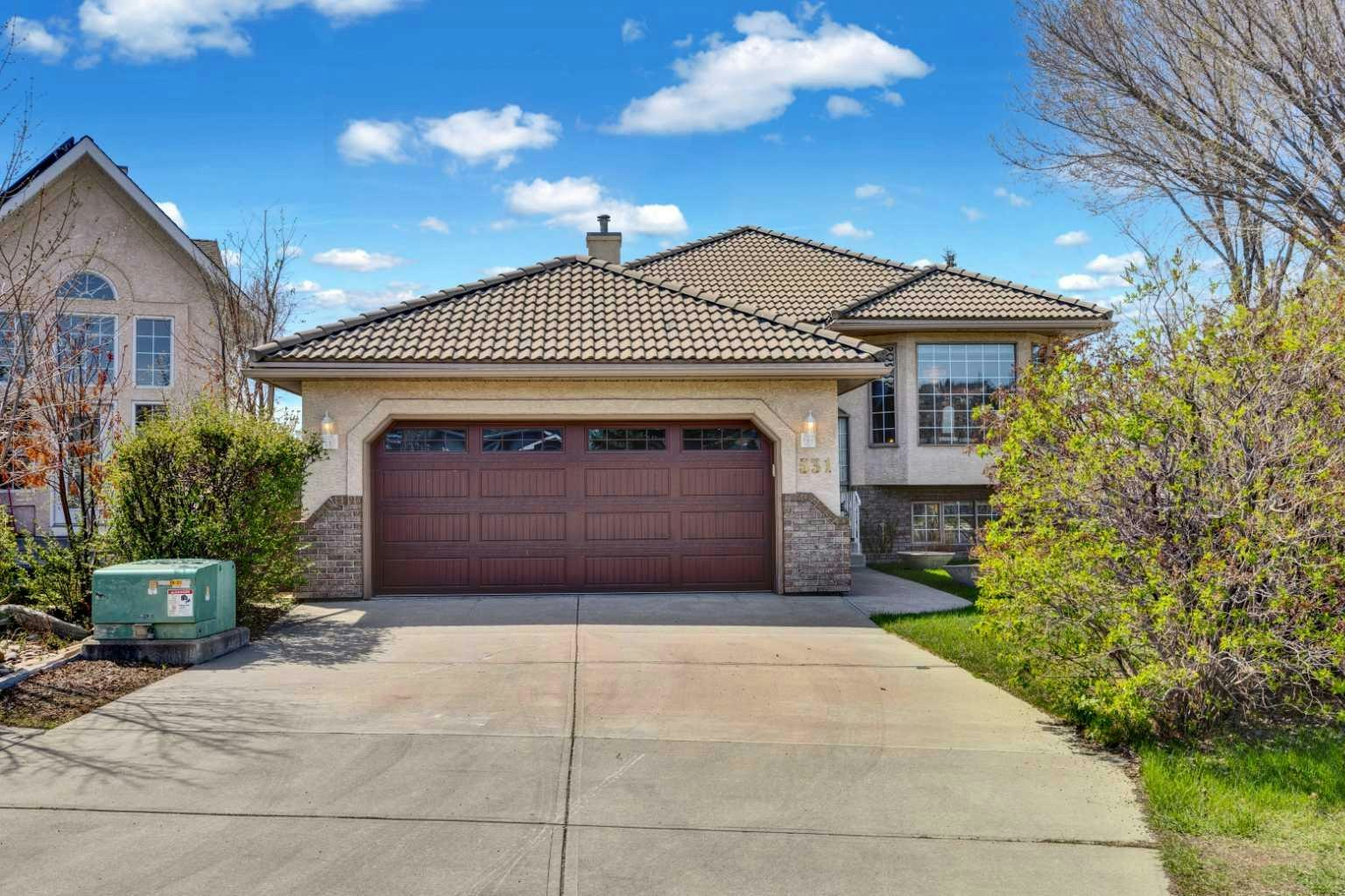 531 Sierra Morena Court SW, Calgary, AB, T3H 3C2