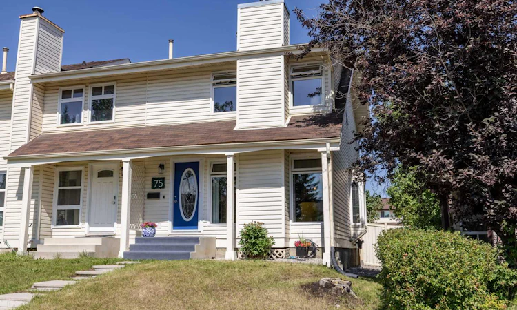 75 Woodhill Court SW