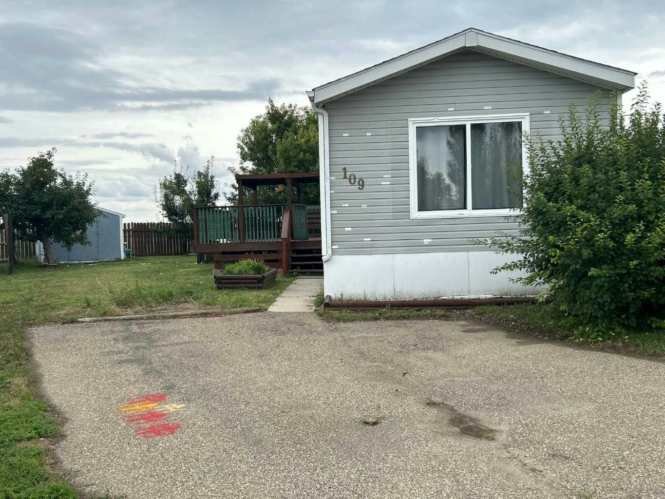 109 Meadowlake Close E, Brooks, AB, T1R 1G1