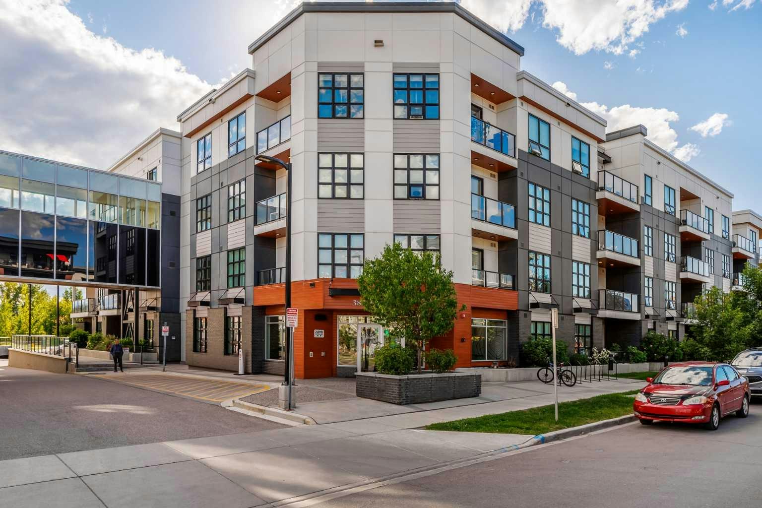 203-383 Smith Street NW, Calgary, AB, T3B 6J9