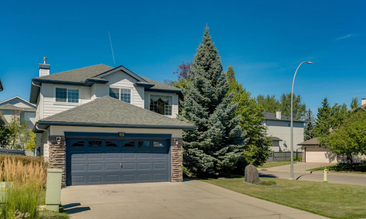 83 Panorama Hills Close NW
