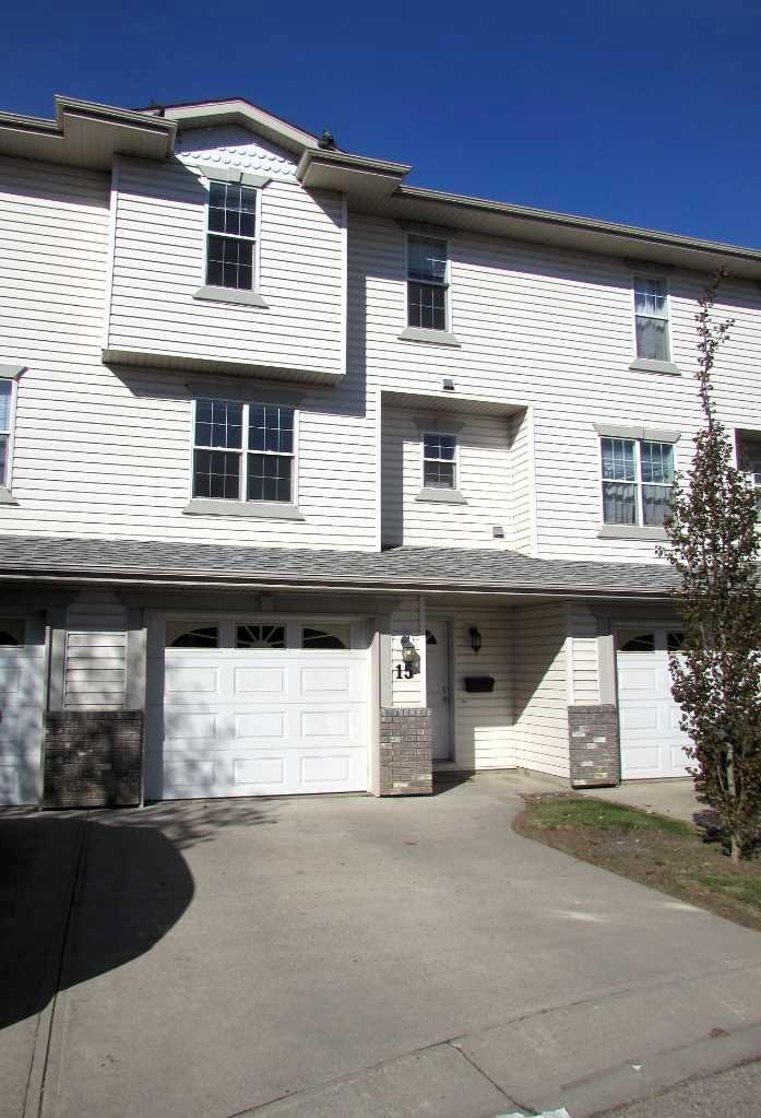15 Kerry Wood Mews, Red Deer, AB, T4N 7B8