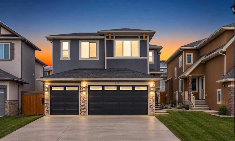 202 Kinniburgh Crescent