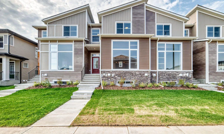 1063 Bayview Crescent SW