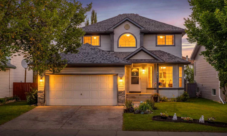 681 Harvest Hills Drive NE