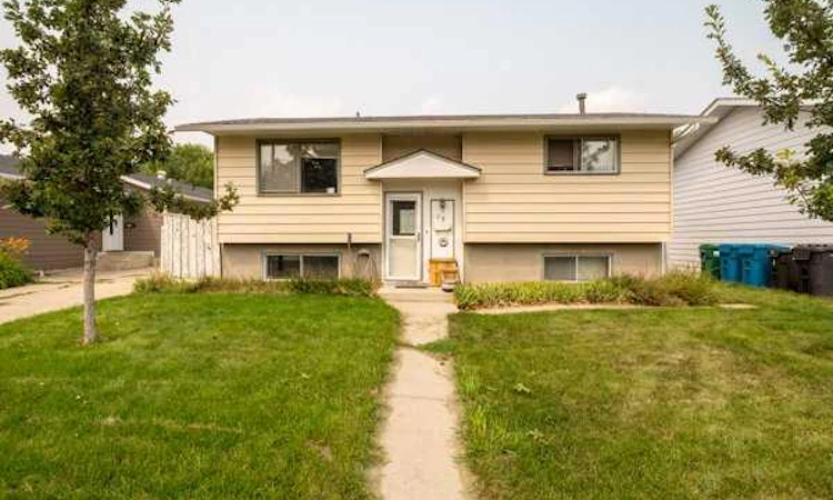 15 Laval Court W