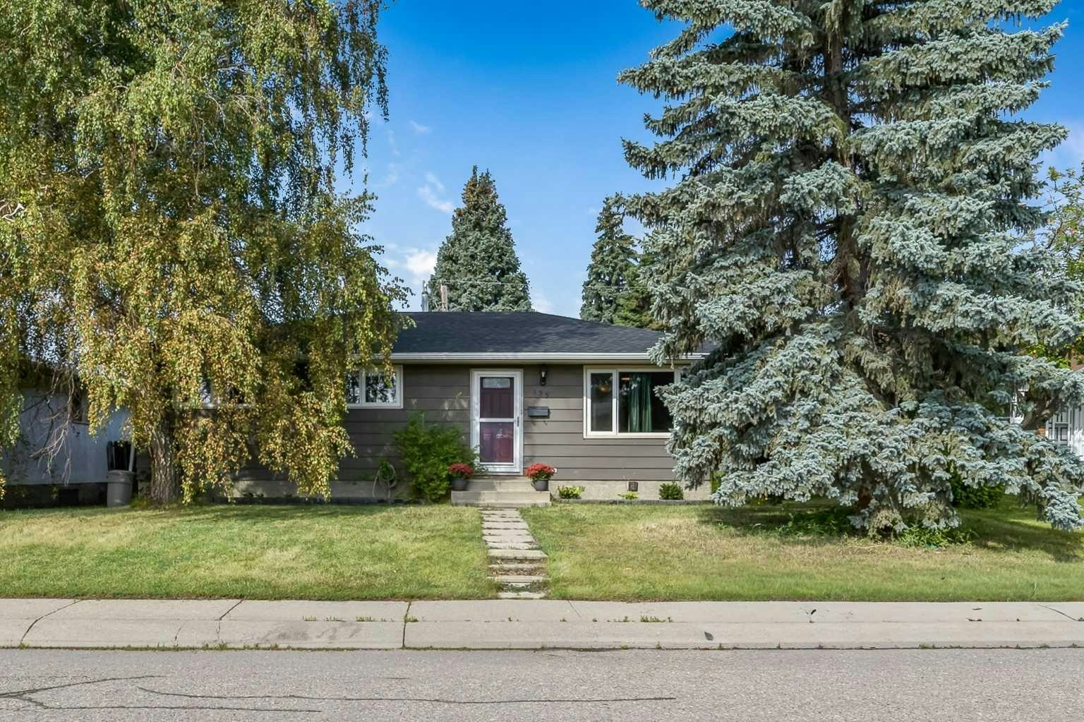 135 Manora Hill NE, Calgary, AB, T2A 4R8