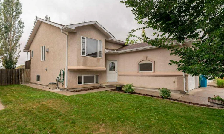 103 Cowichan Court W