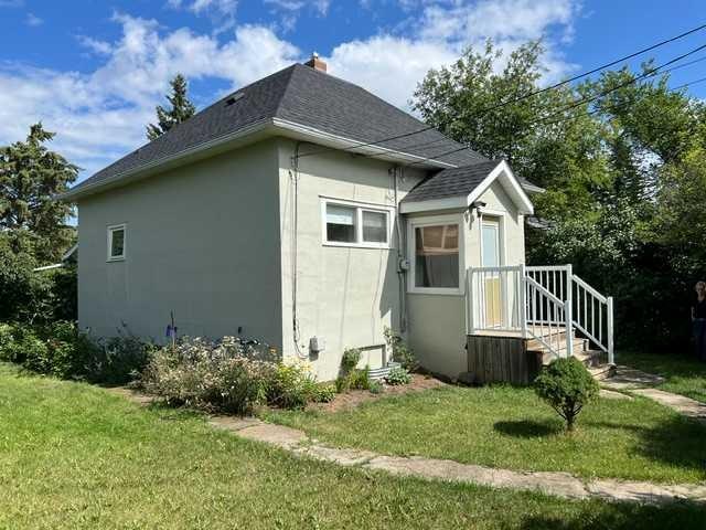 5818 51 Avenue, Stettler, AB, T4K 1C2