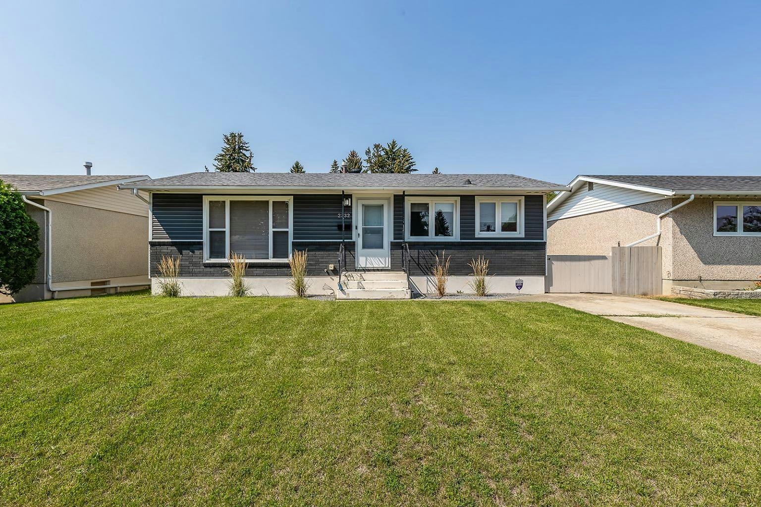 2332 20 Avenue SE, Medicine Hat, AB, T1A 3Y1