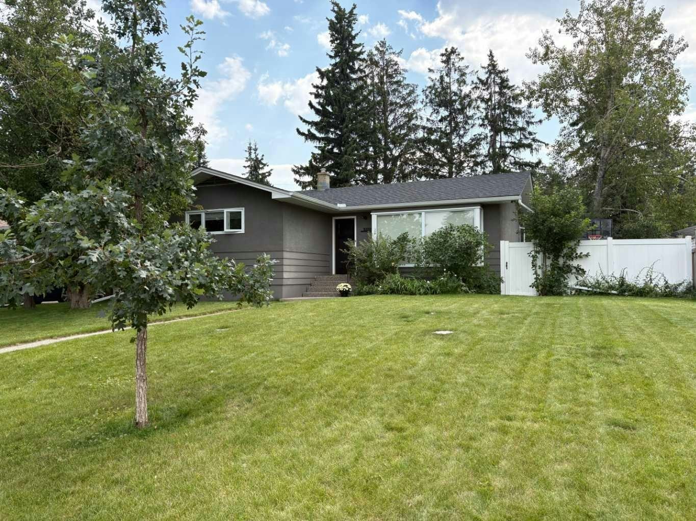 5327 17 Avenue SW, Calgary, AB, T3E 0E8
