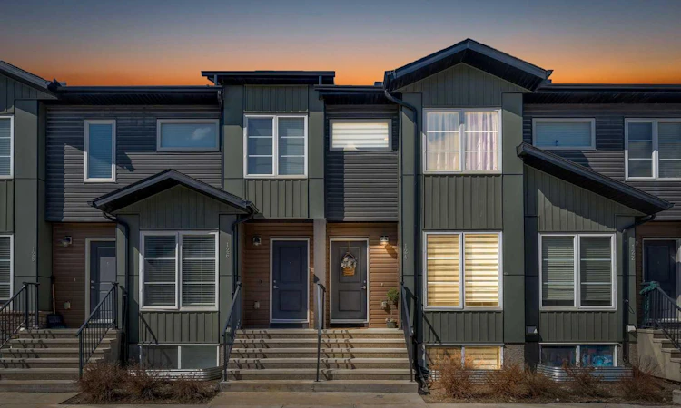124-31 Red Embers Parade NE