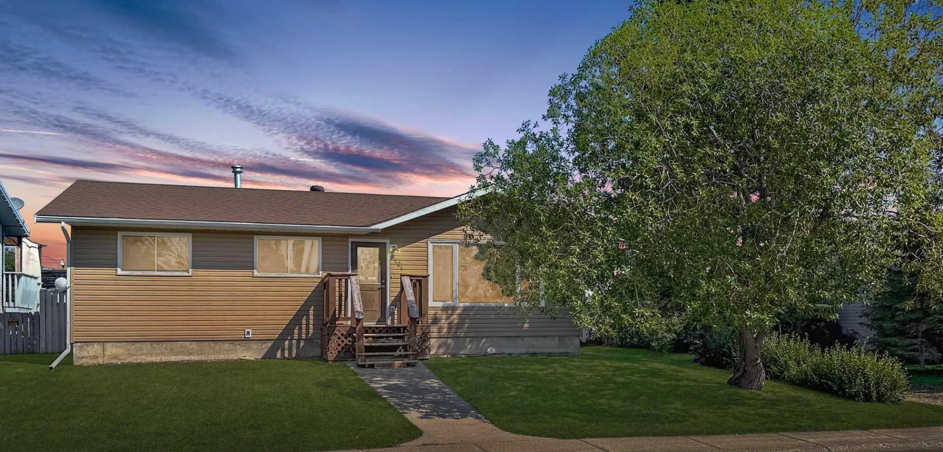 204 10 Avenue NE, Sundre, AB, T0M 1X0